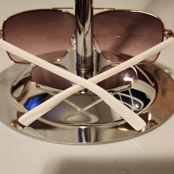 Gold and Brown Aviator Sunglasses with Metal Bridge - Picture 2 of 2